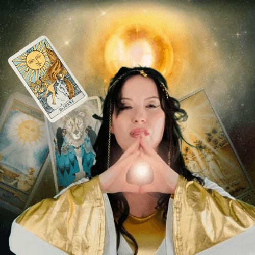 Natalia con cartas de tarot